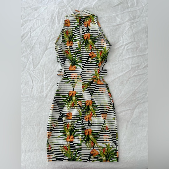 Guess mini dress with waist cutouts - Picture 3 of 5